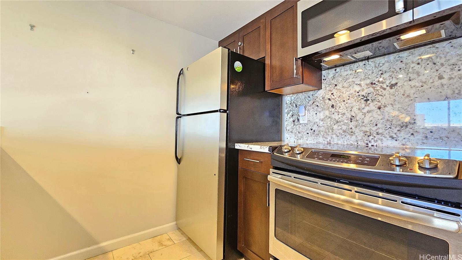 Ilikai Apt Bldg condo # 2436, Honolulu, Hawaii - photo 13 of 25