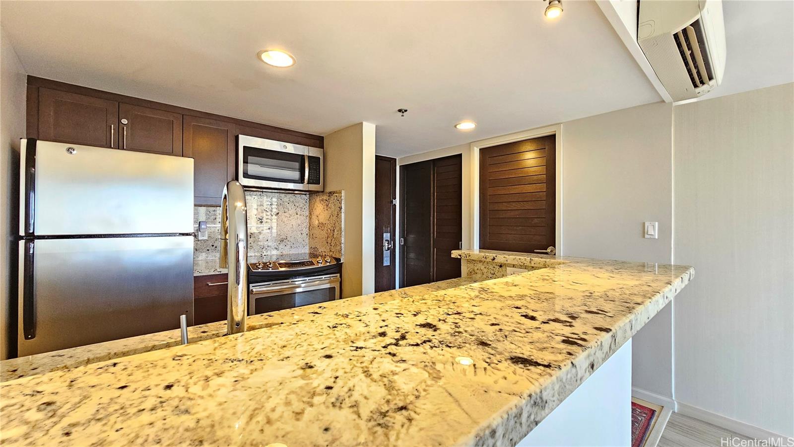 Ilikai Apt Bldg condo # 2436, Honolulu, Hawaii - photo 14 of 25