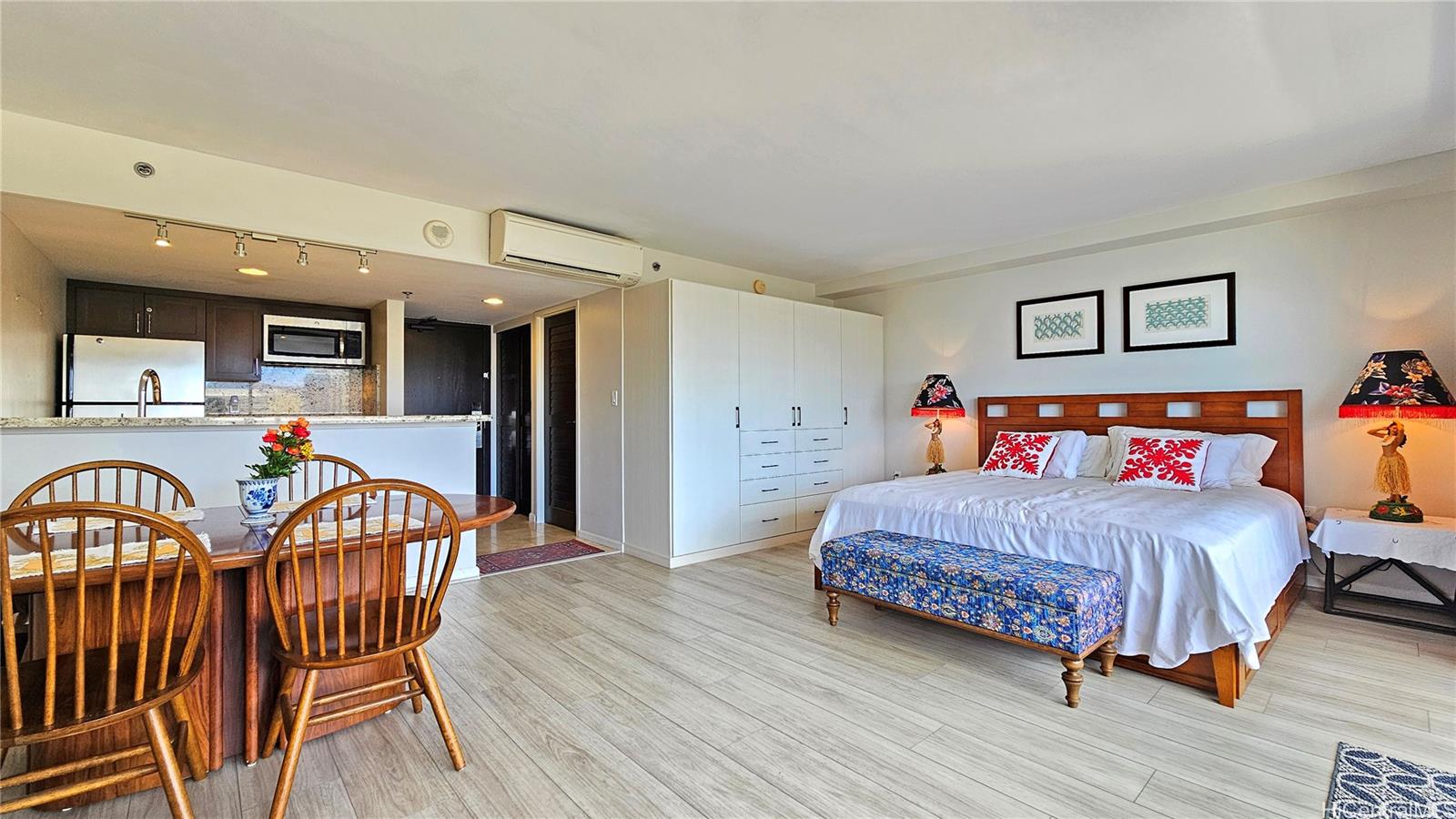 Ilikai Apt Bldg condo # 2436, Honolulu, Hawaii - photo 3 of 25