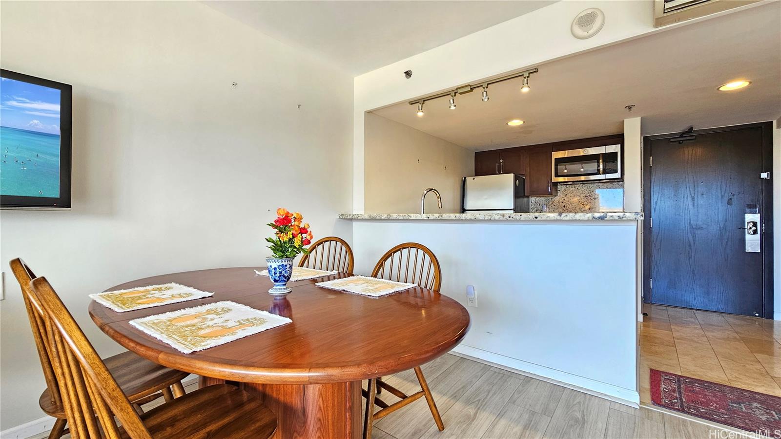 Ilikai Apt Bldg condo # 2436, Honolulu, Hawaii - photo 8 of 25