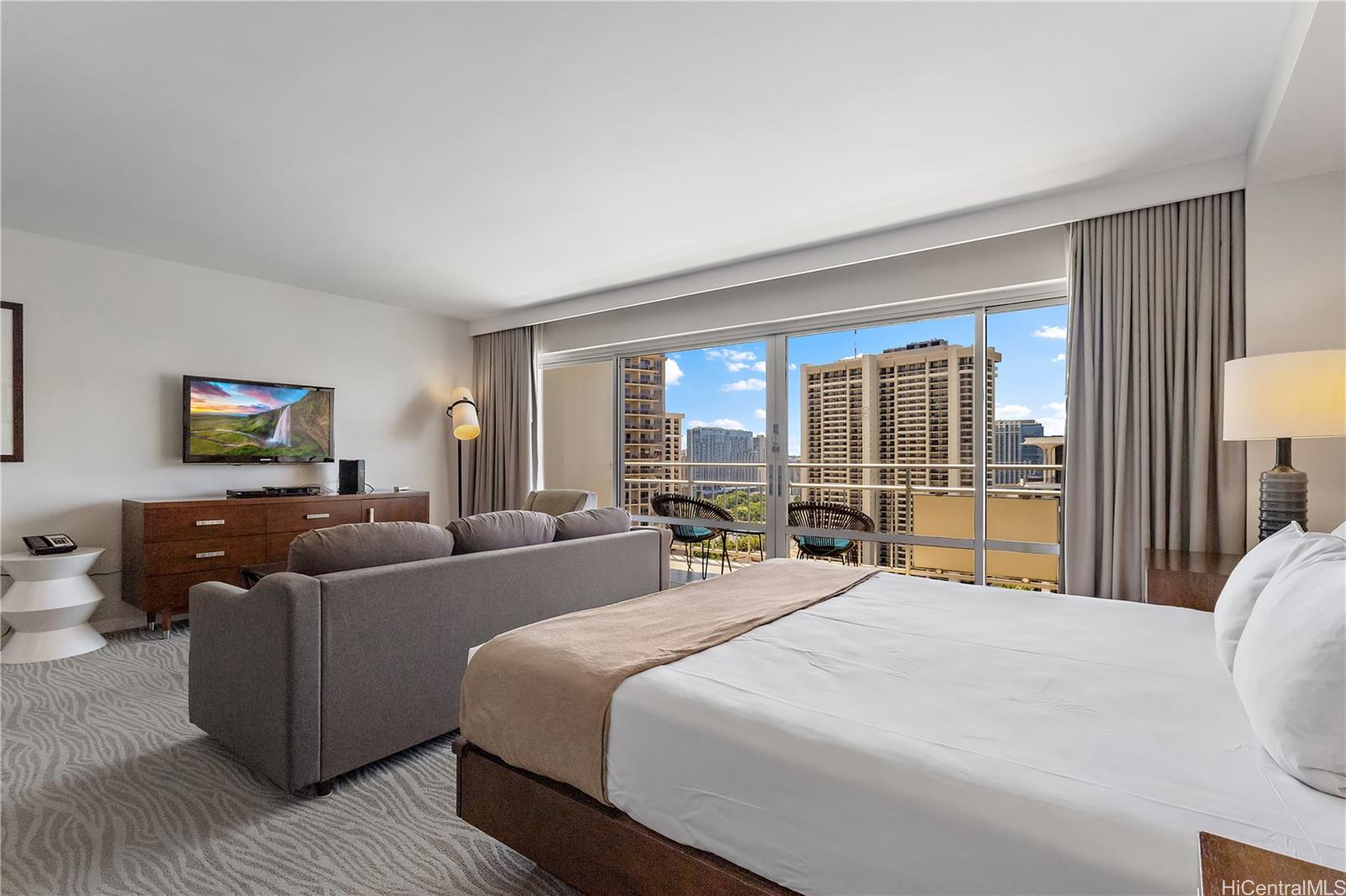 Ilikai Apt Bldg condo # 2438, Honolulu, Hawaii - photo 4 of 19