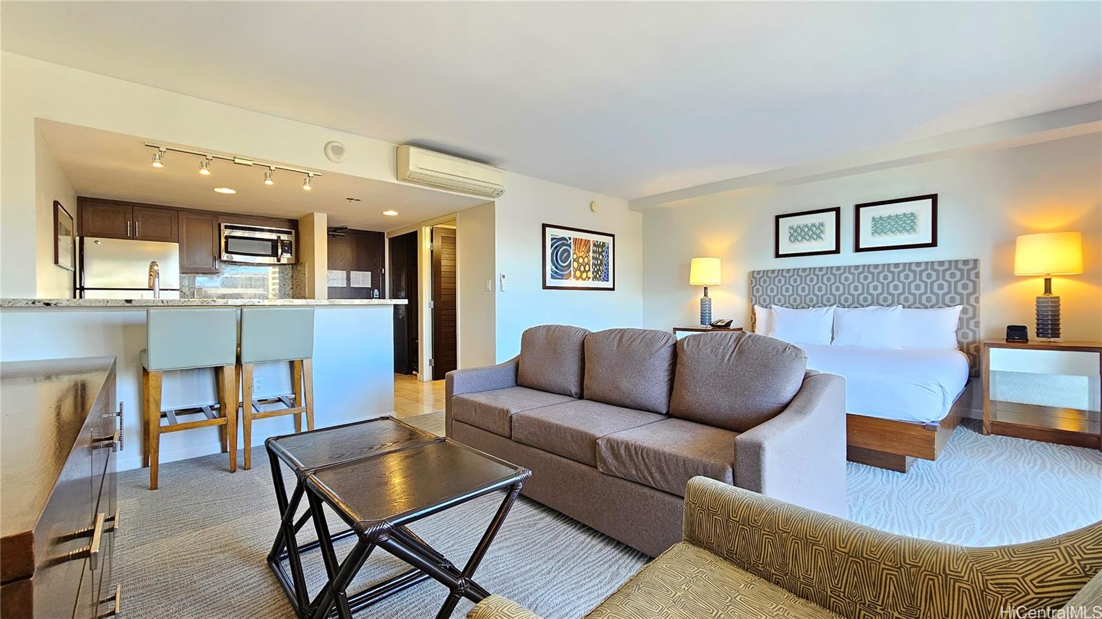 Ilikai Apt Bldg condo # 2440, Honolulu, Hawaii - photo 6 of 23