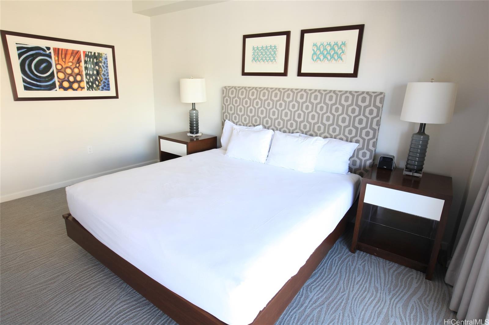 Ilikai Apt Bldg condo # 2517, Honolulu, Hawaii - photo 3 of 21