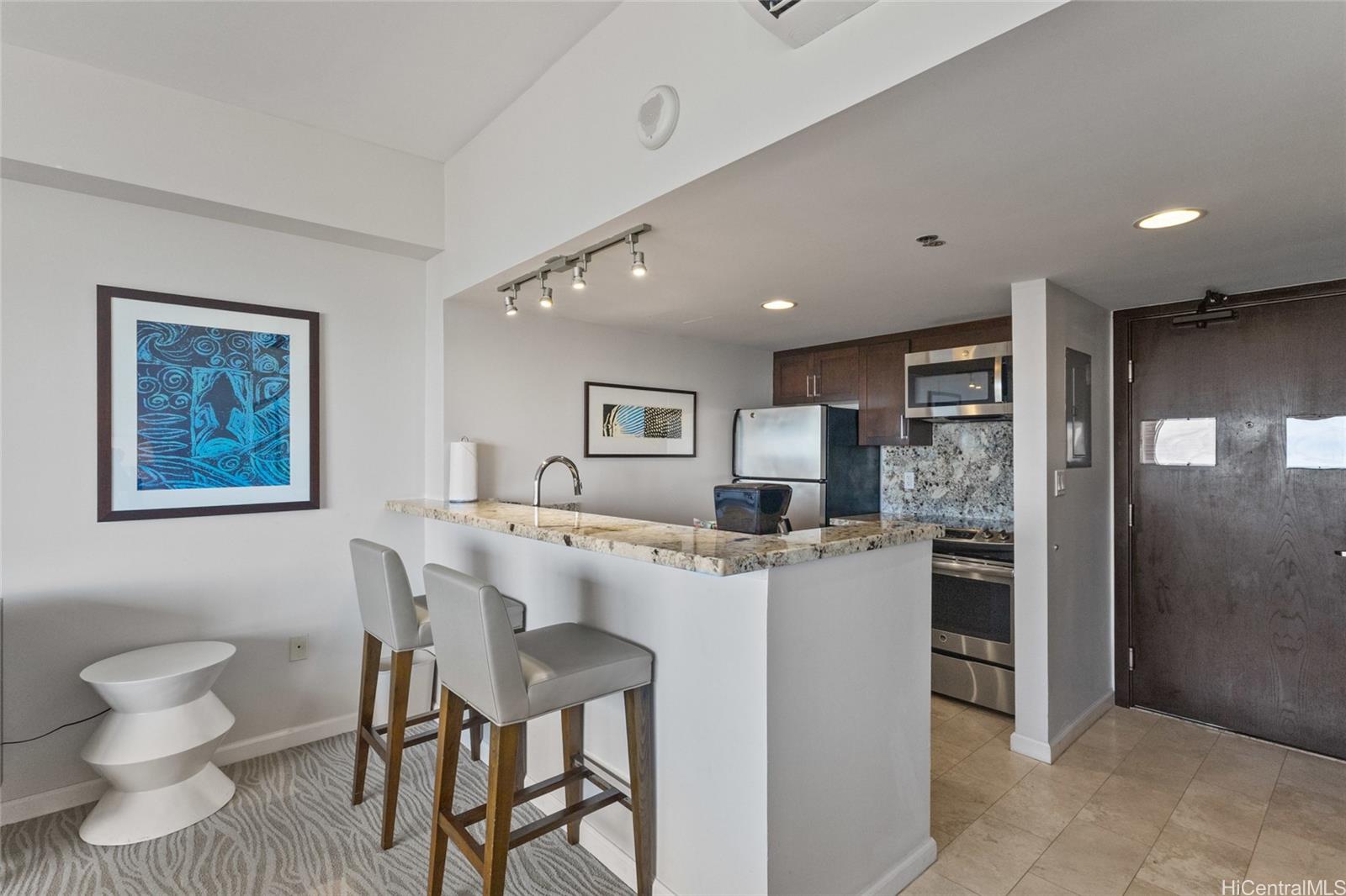 Ilikai Apt Bldg condo # 2520, Honolulu, Hawaii - photo 10 of 19