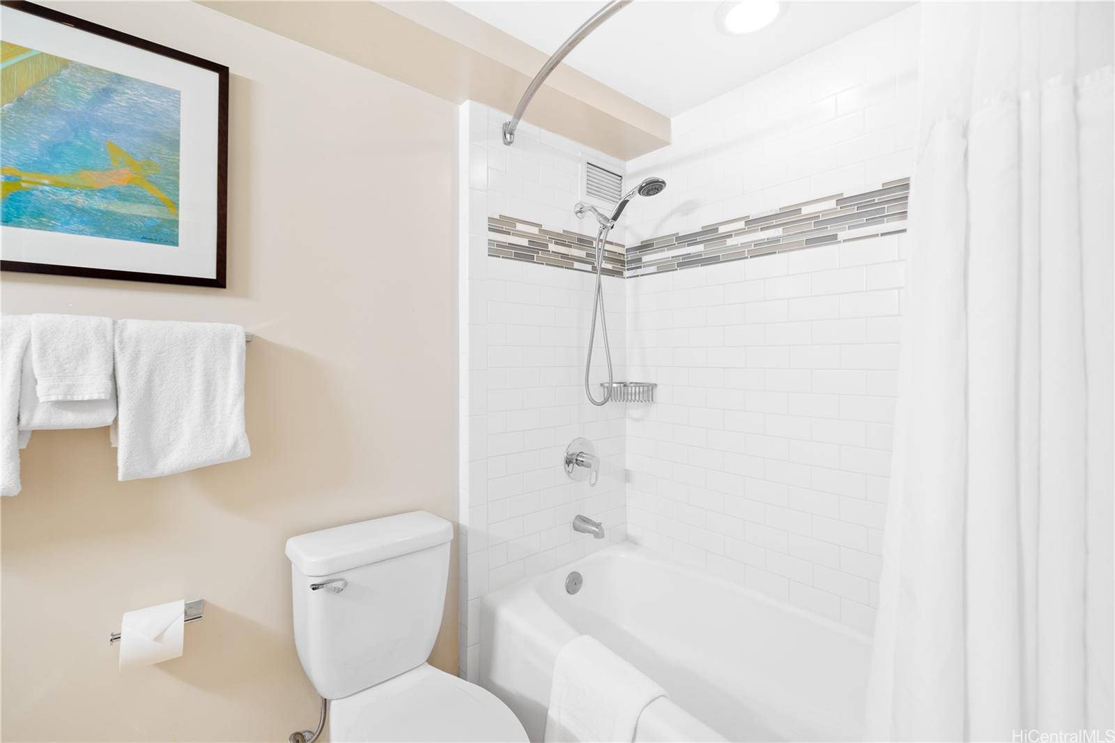 Ilikai Apt Bldg condo # 2526, Honolulu, Hawaii - photo 10 of 15