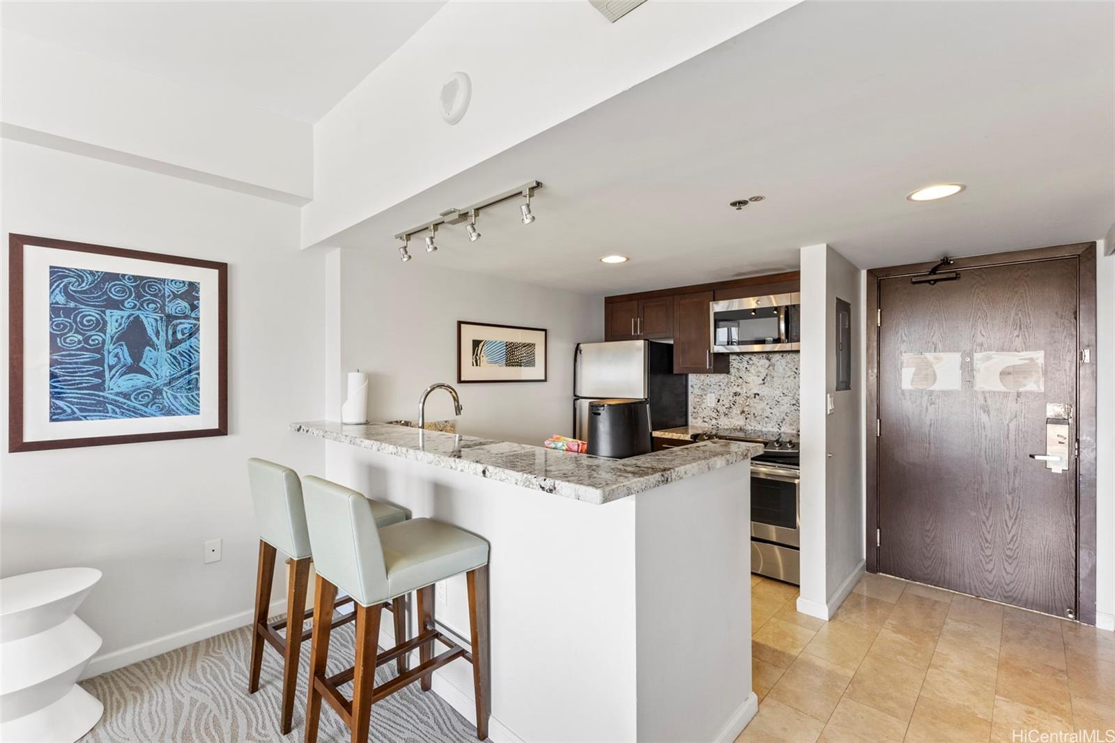 Ilikai Apt Bldg condo # 2532, Honolulu, Hawaii - photo 7 of 13