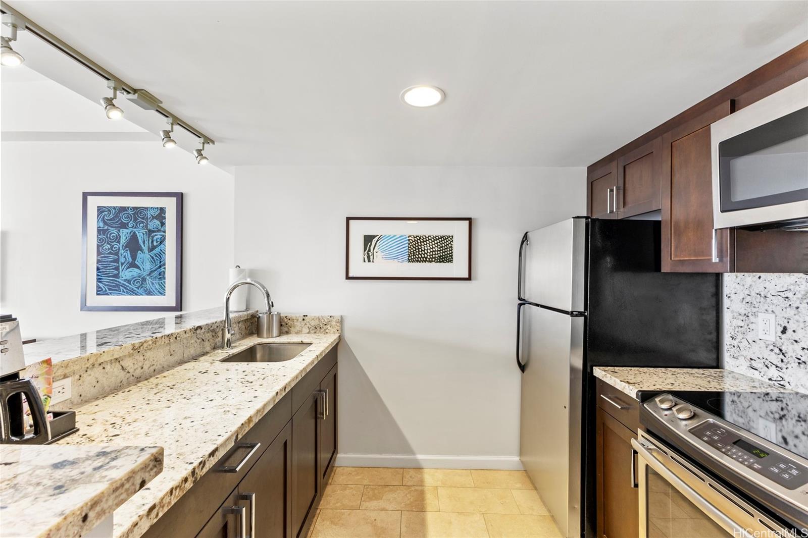 Ilikai Apt Bldg condo # 2532, Honolulu, Hawaii - photo 8 of 13