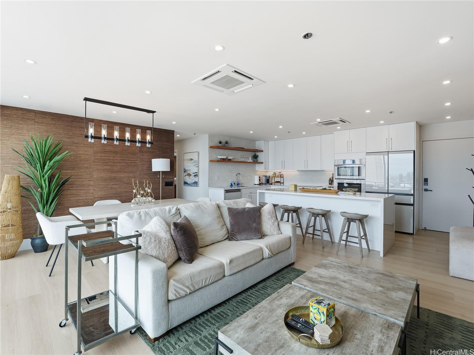 Ilikai Apt Bldg condo # 2608, Honolulu, Hawaii - photo 2 of 25