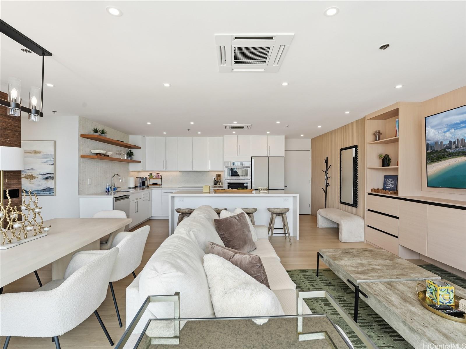 Ilikai Apt Bldg condo # 2608, Honolulu, Hawaii - photo 3 of 25