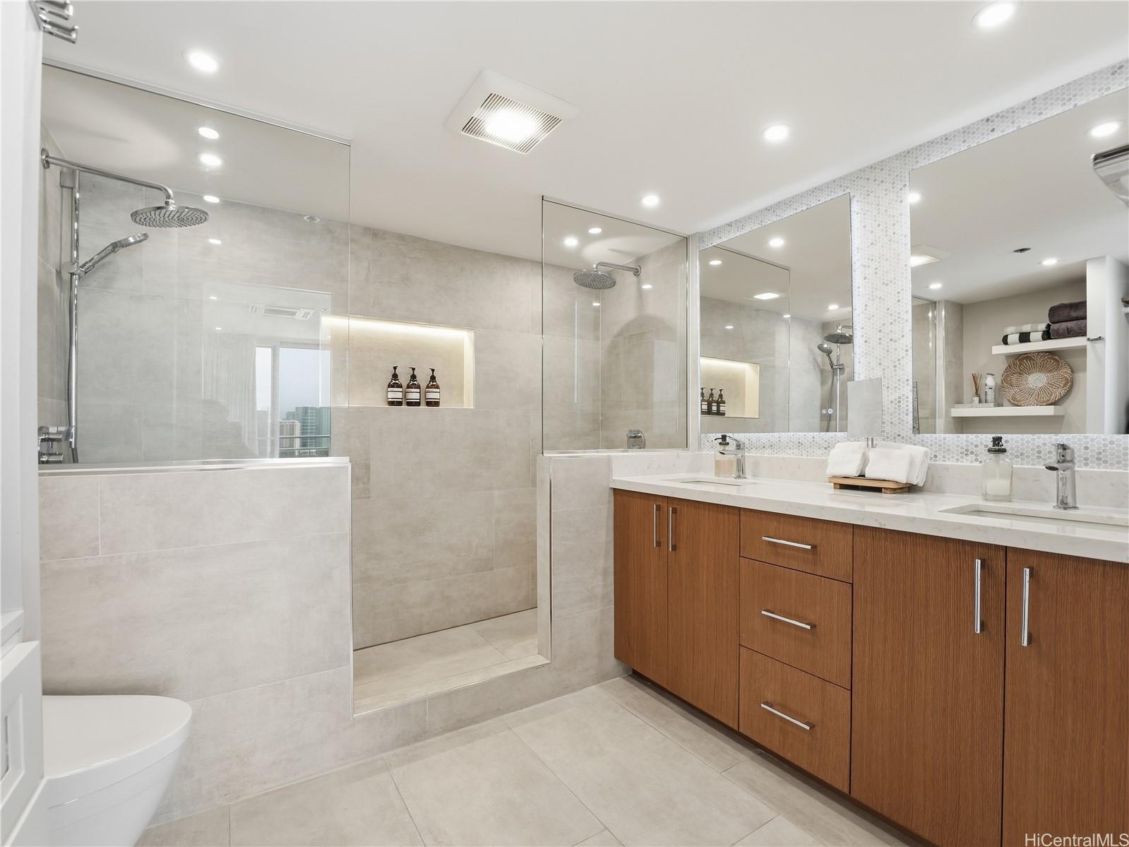 Ilikai Apt Bldg condo # 2608, Honolulu, Hawaii - photo 21 of 25