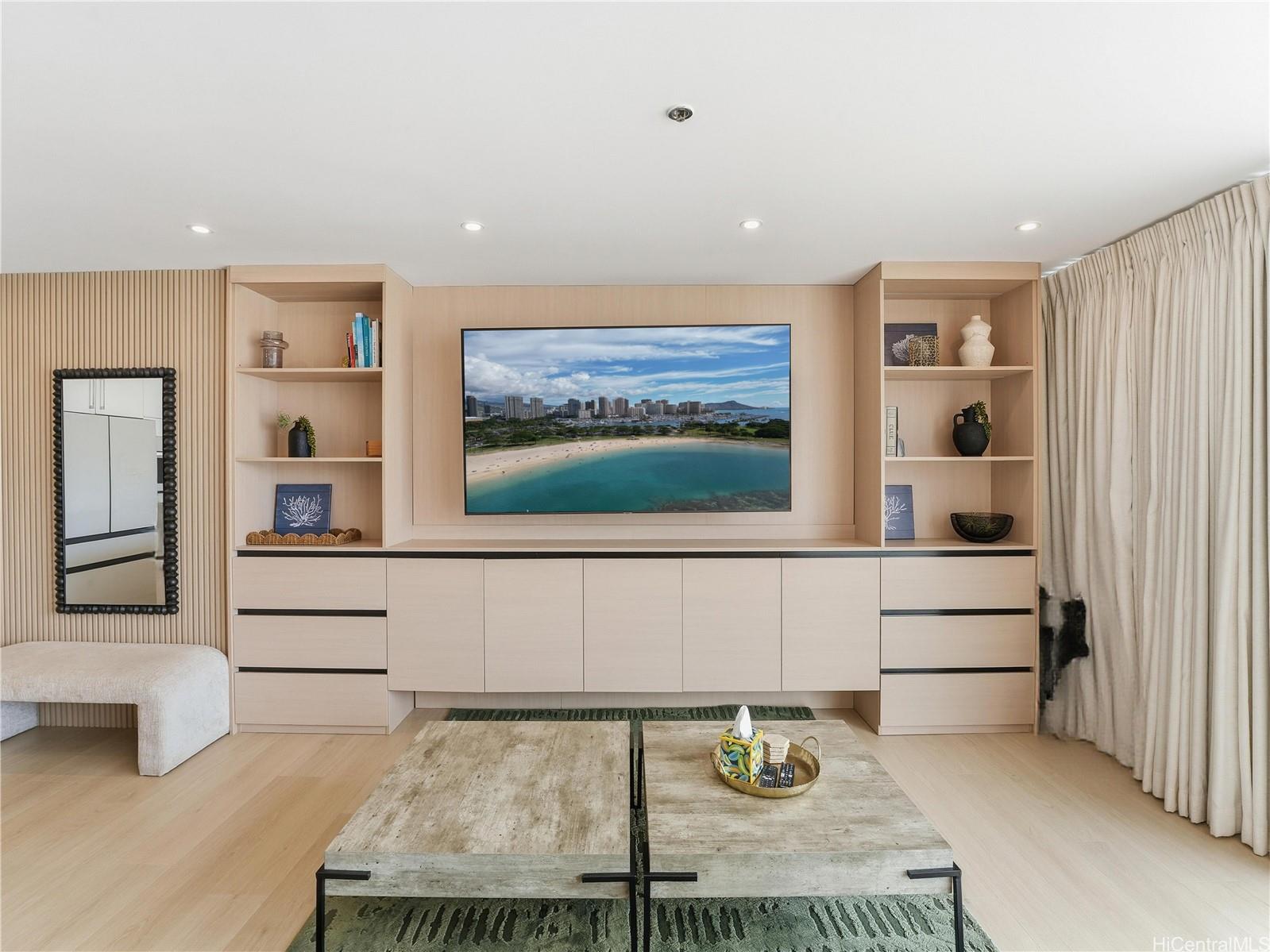 Ilikai Apt Bldg condo # 2608, Honolulu, Hawaii - photo 5 of 25