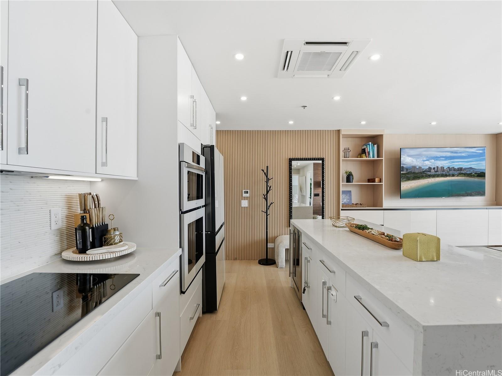 Ilikai Apt Bldg condo # 2608, Honolulu, Hawaii - photo 10 of 25