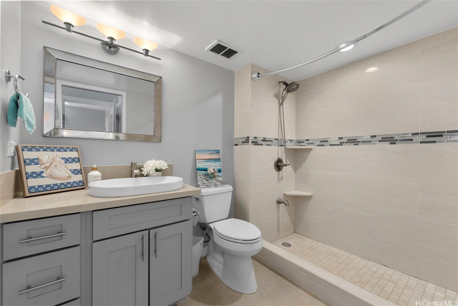 Ilikai Apt Bldg condo # 2611, Honolulu, Hawaii - photo 12 of 19