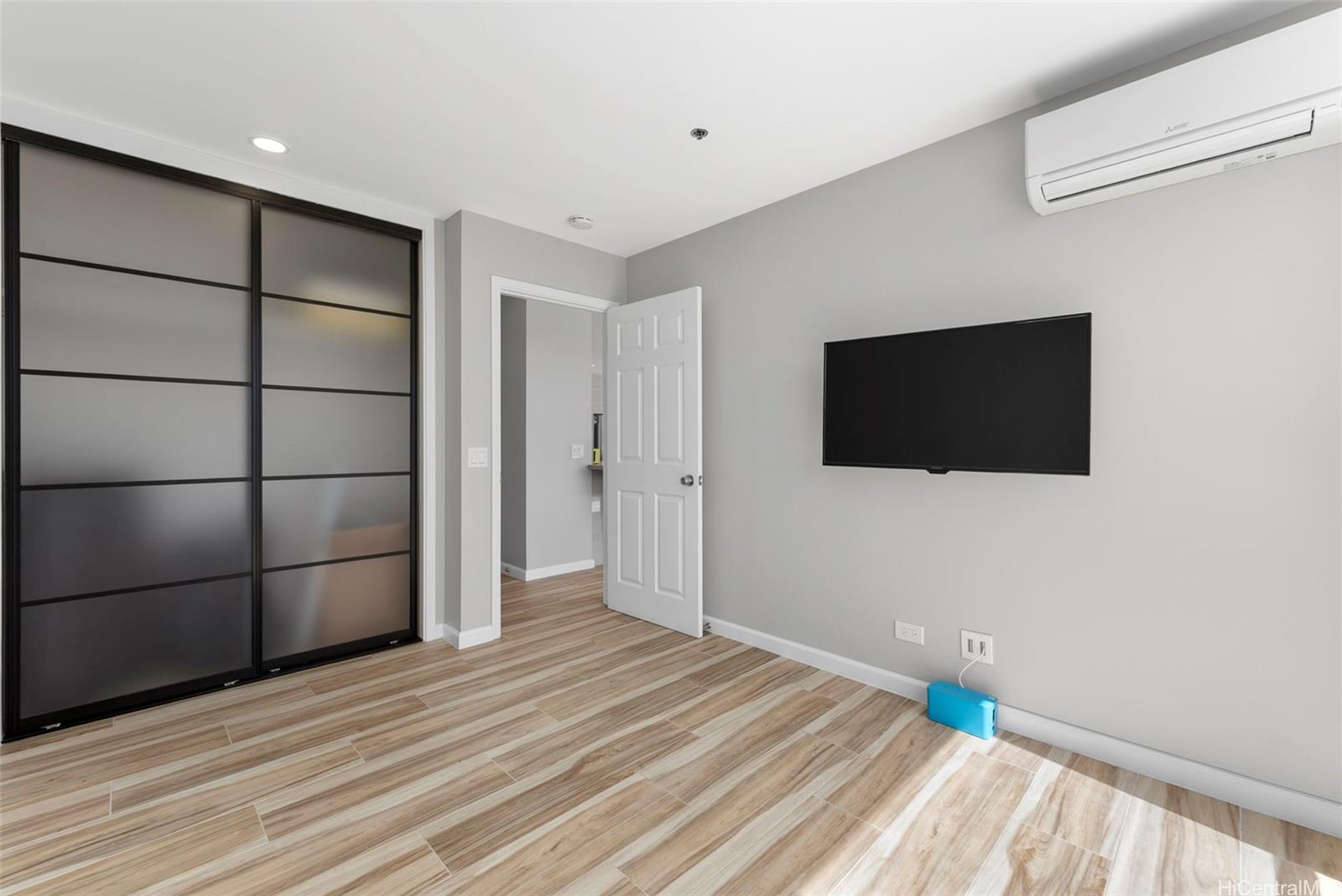 Ilikai Apt Bldg condo # 2611, Honolulu, Hawaii - photo 9 of 19