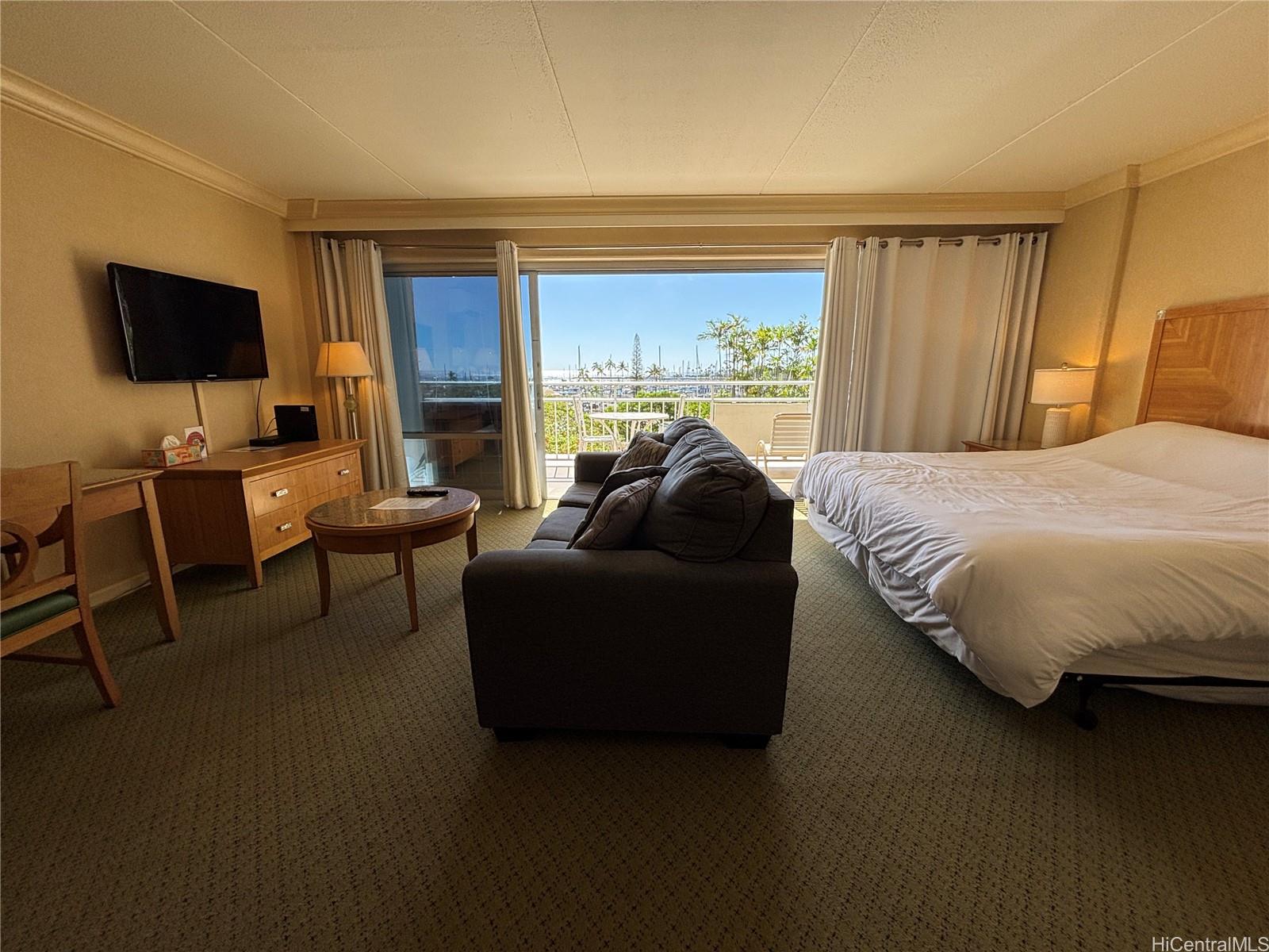 Ilikai Apt Bldg condo # 308, Honolulu, Hawaii - photo 5 of 22