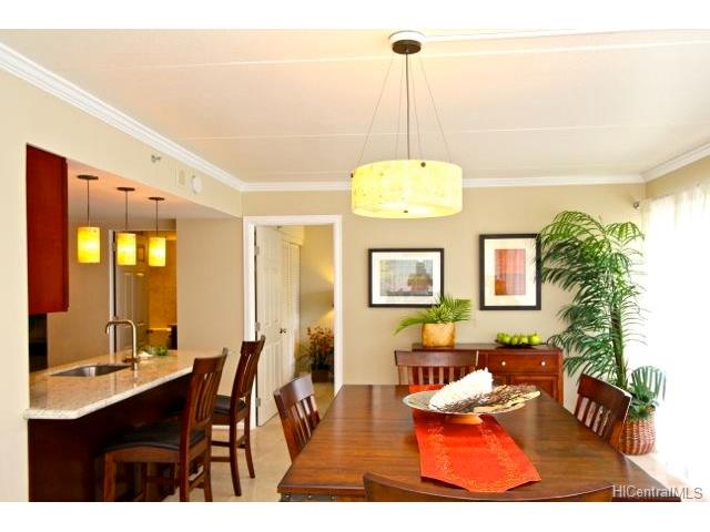 Ilikai Apt Bldg condo # 325, Honolulu, Hawaii - photo 5 of 24