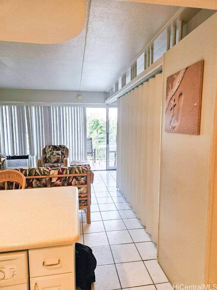 Ilikai Apt Bldg condo # 405, Honolulu, Hawaii - photo 9 of 16