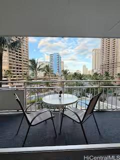 Ilikai Apt Bldg condo # 407, Honolulu, Hawaii - photo 9 of 14