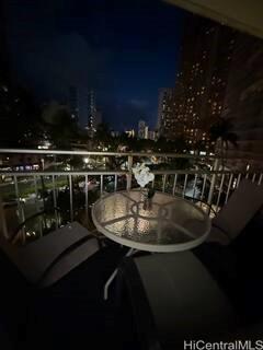 Ilikai Apt Bldg condo # 407, Honolulu, Hawaii - photo 10 of 14