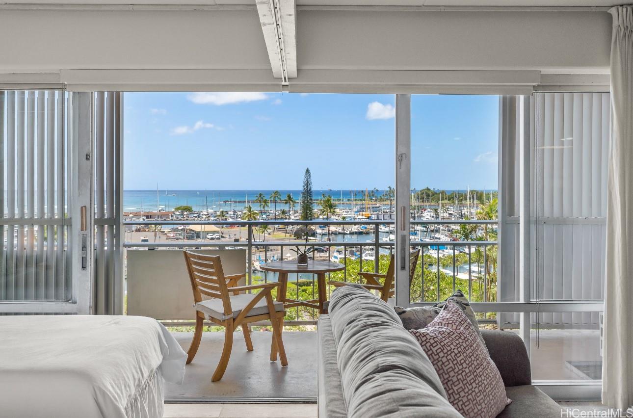 Ilikai Apt Bldg condo # 506, Honolulu, Hawaii - photo 4 of 15