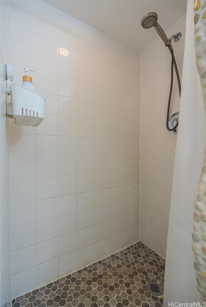 Ilikai Apt Bldg condo # 506, Honolulu, Hawaii - photo 10 of 15