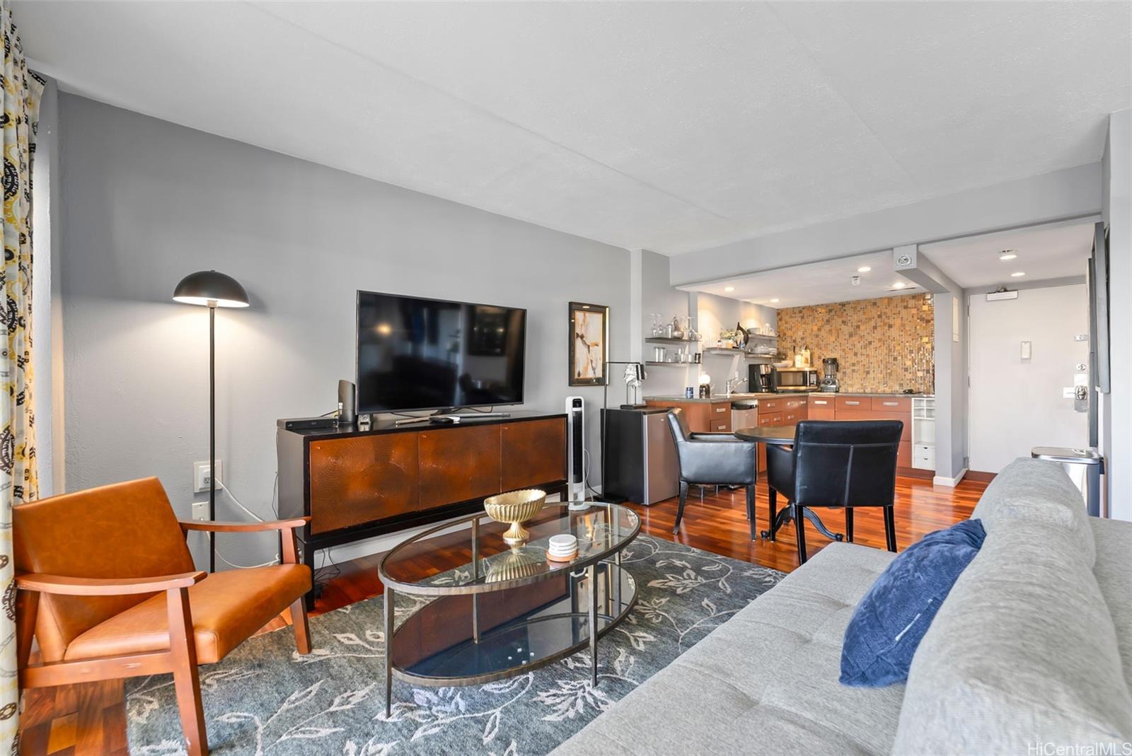 Ilikai Apt Bldg condo # 507, Honolulu, Hawaii - photo 13 of 16