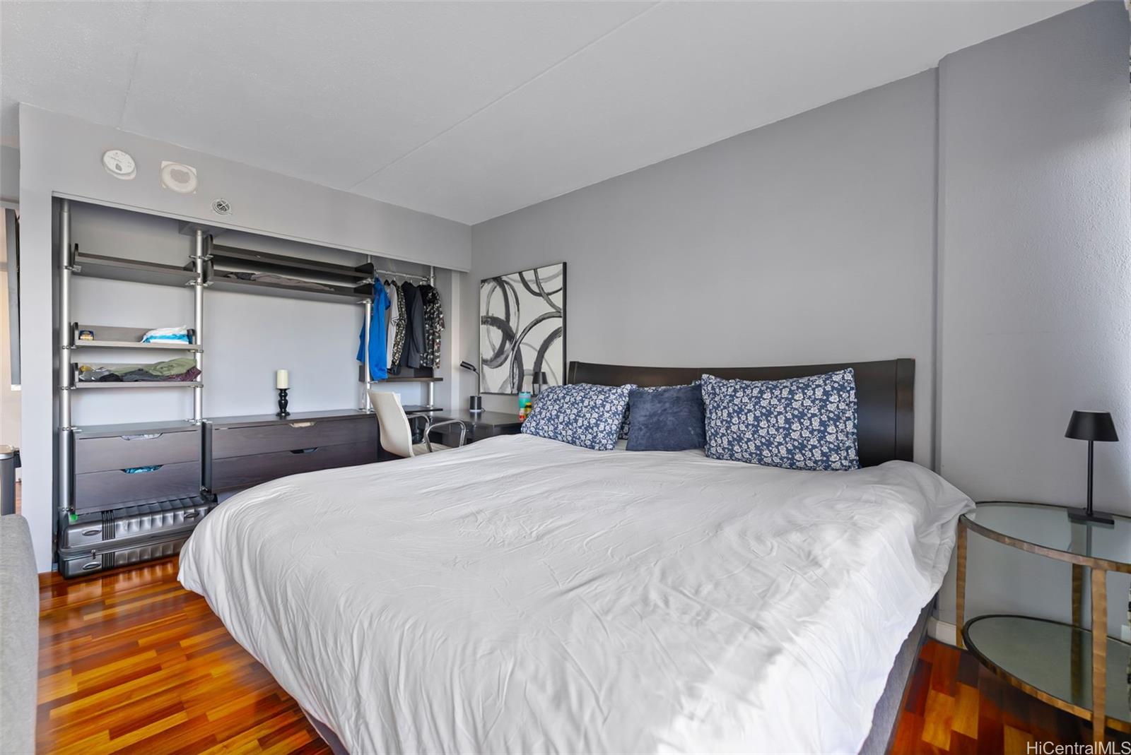 Ilikai Apt Bldg condo # 507, Honolulu, Hawaii - photo 16 of 16