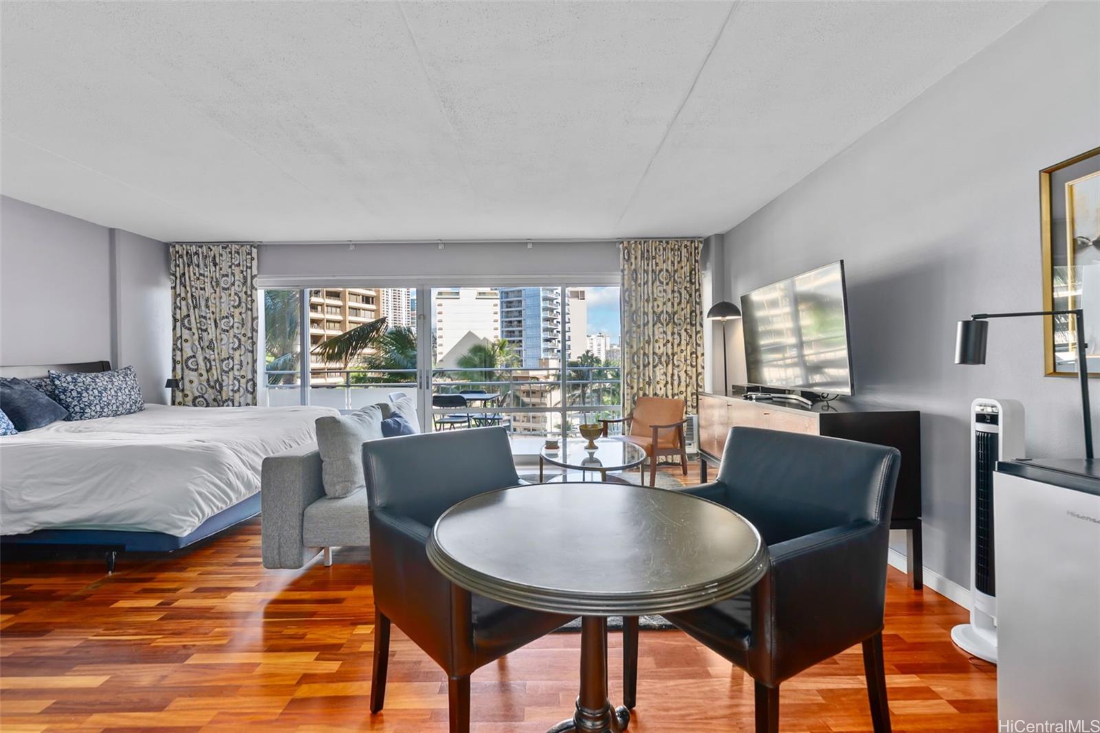 Ilikai Apt Bldg condo # 507, Honolulu, Hawaii - photo 4 of 16