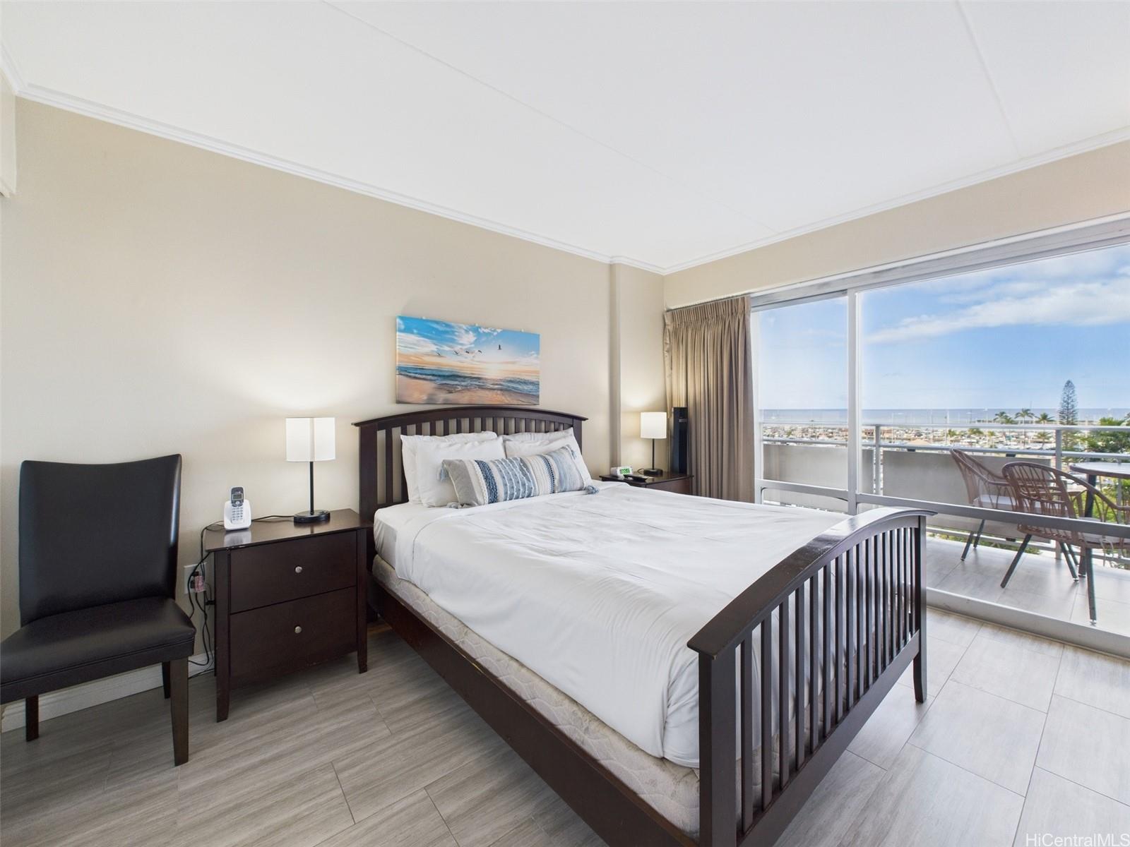 Ilikai Apt Bldg condo # 510, Honolulu, Hawaii - photo 11 of 24