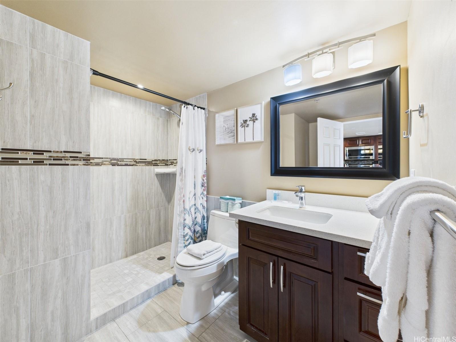 Ilikai Apt Bldg condo # 510, Honolulu, Hawaii - photo 12 of 24