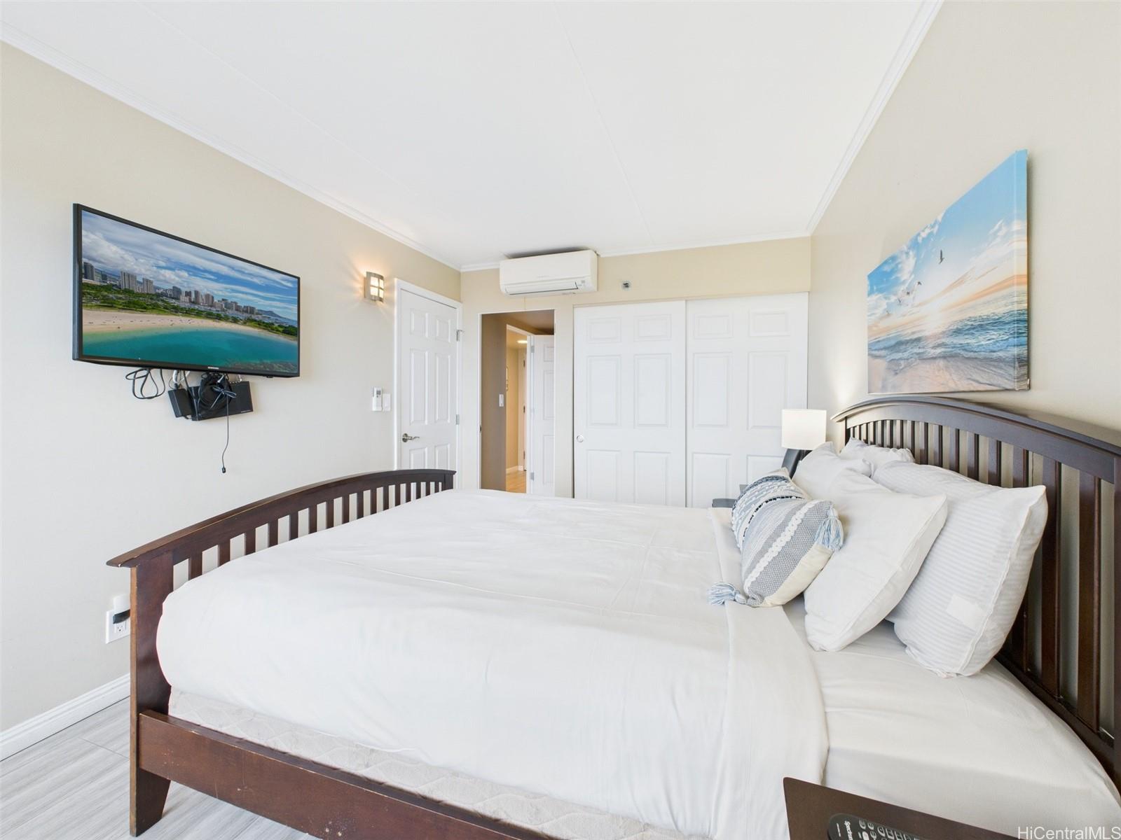 Ilikai Apt Bldg condo # 510, Honolulu, Hawaii - photo 13 of 24