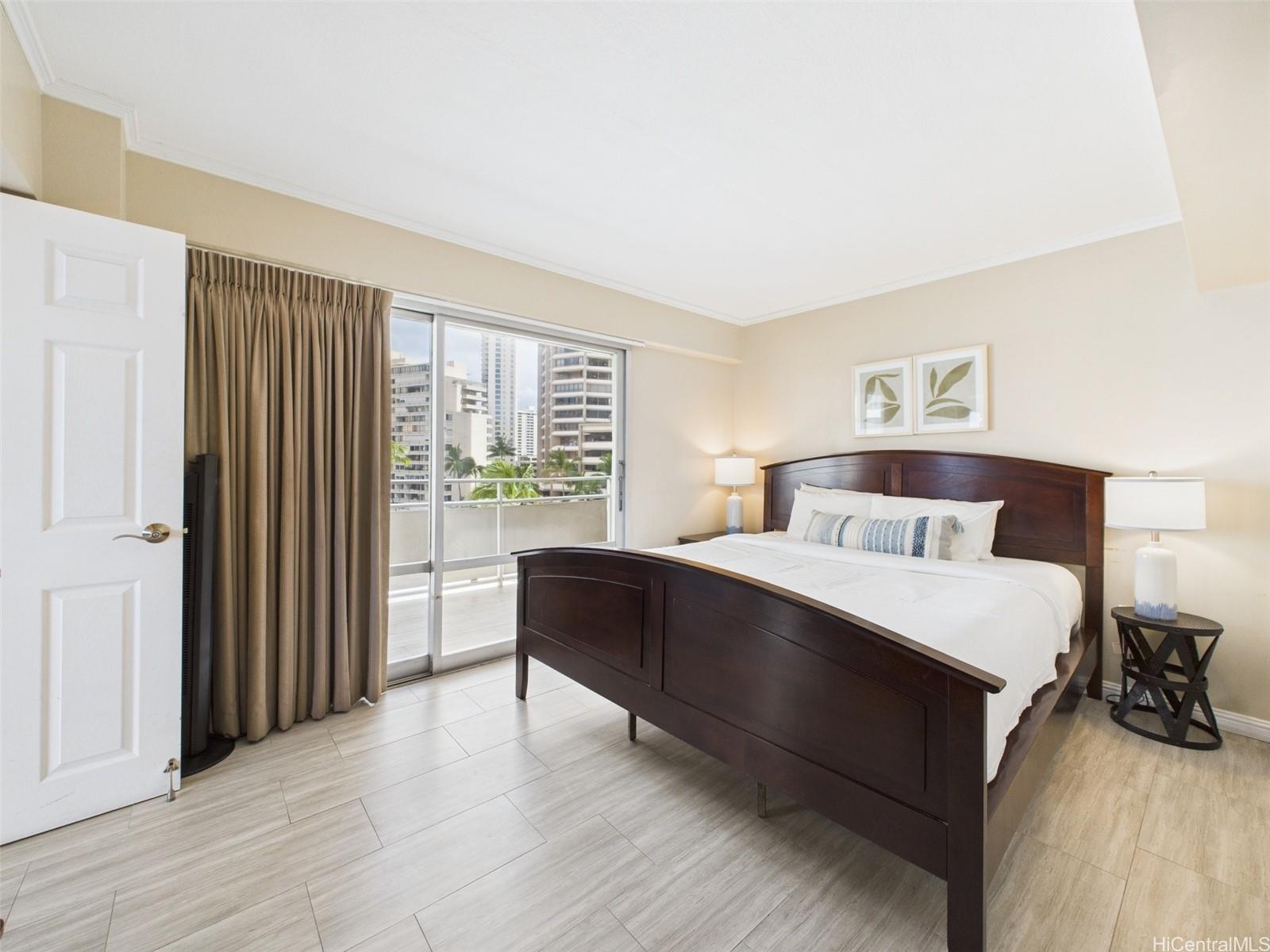 Ilikai Apt Bldg condo # 510, Honolulu, Hawaii - photo 14 of 24