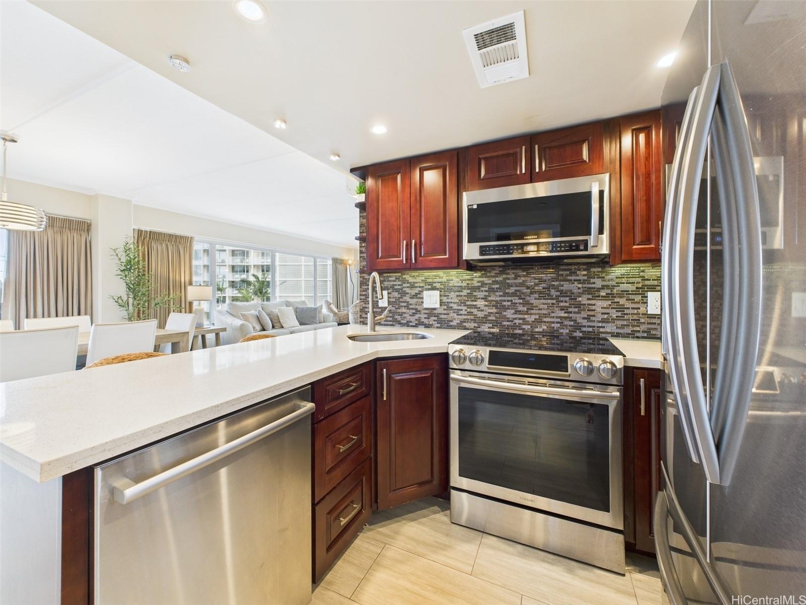 Ilikai Apt Bldg condo # 510, Honolulu, Hawaii - photo 8 of 24