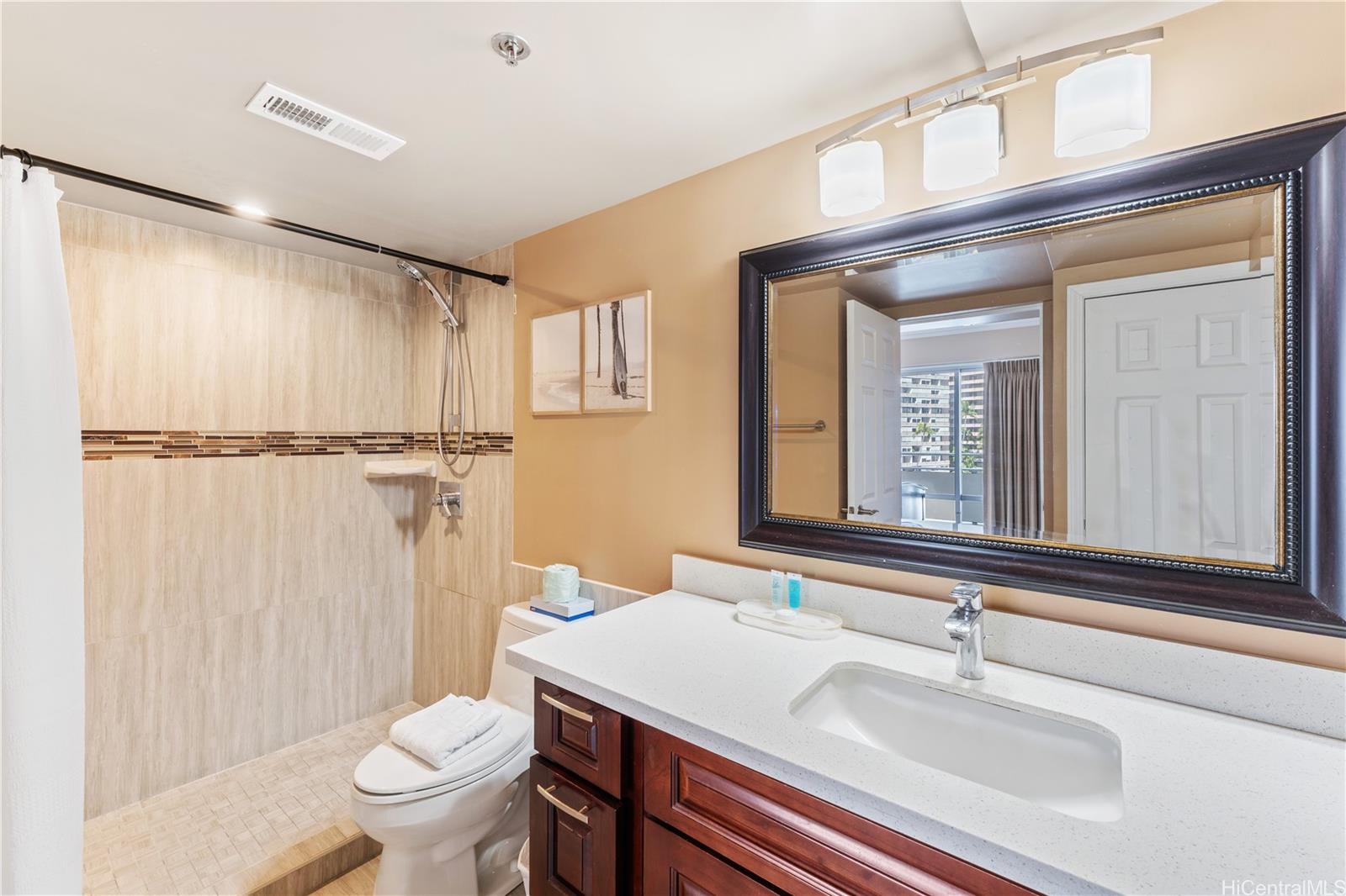 Ilikai Apt Bldg condo # 510, Honolulu, Hawaii - photo 12 of 20