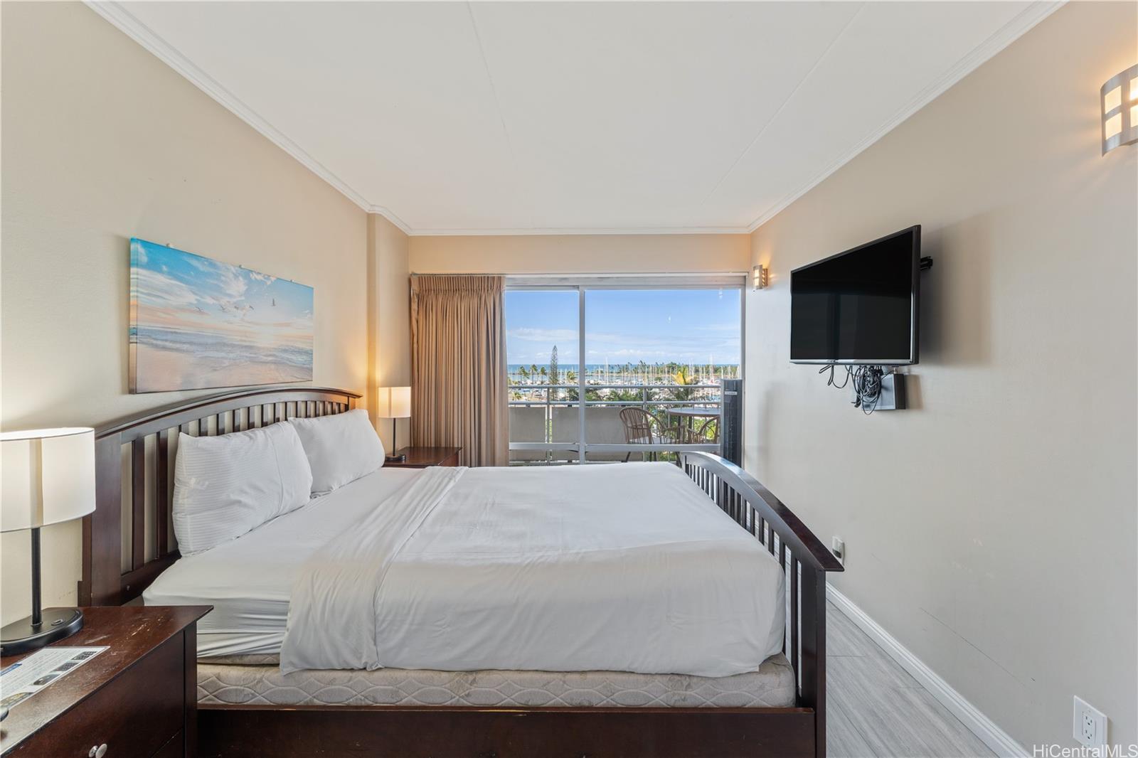 Ilikai Apt Bldg condo # 510, Honolulu, Hawaii - photo 9 of 20