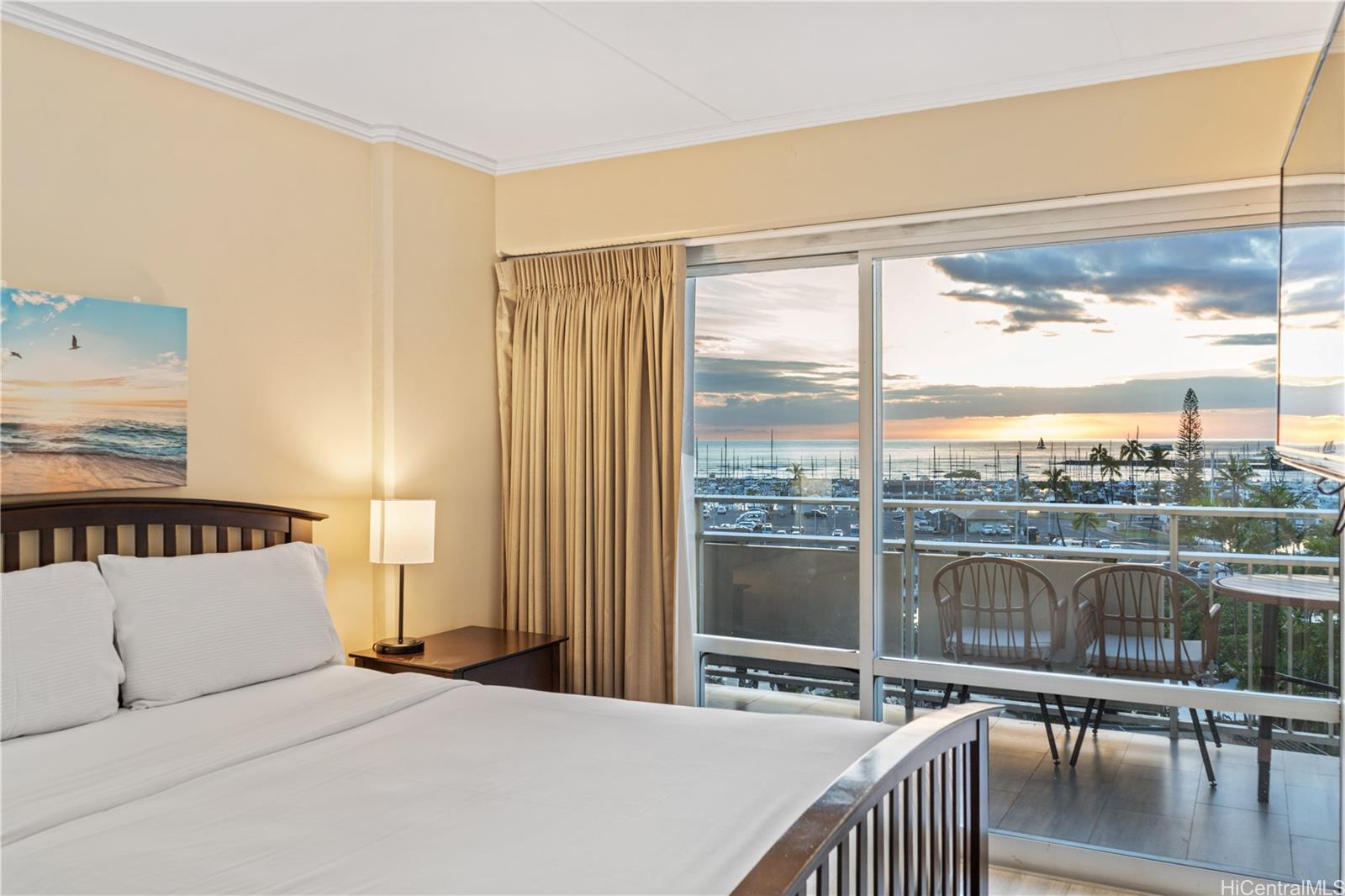 Ilikai Apt Bldg condo # 510, Honolulu, Hawaii - photo 10 of 20