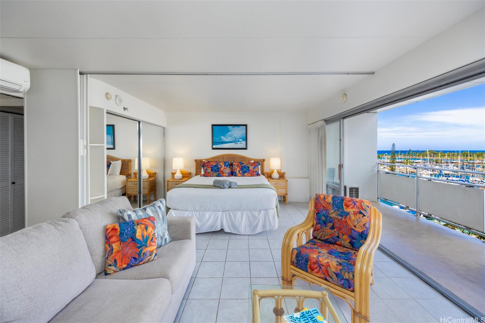 Ilikai Apt Bldg condo # 629, Honolulu, Hawaii - photo 4 of 20