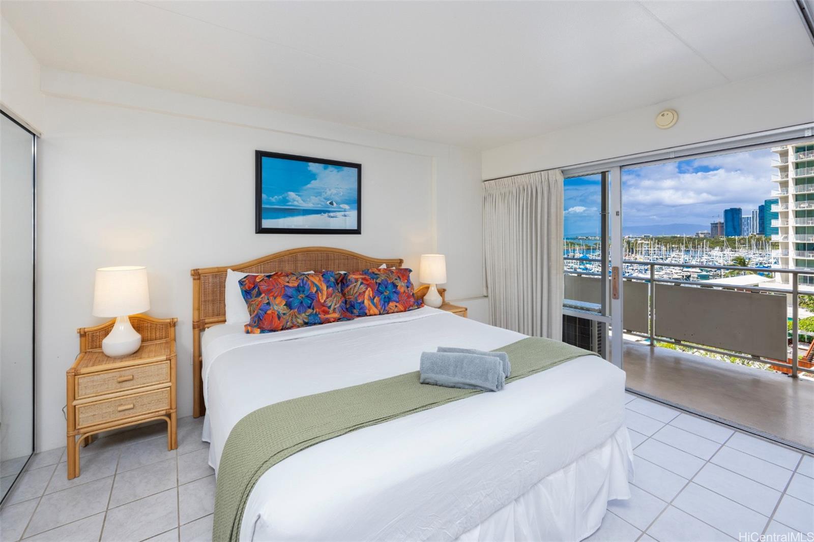 Ilikai Apt Bldg condo # 629, Honolulu, Hawaii - photo 5 of 20