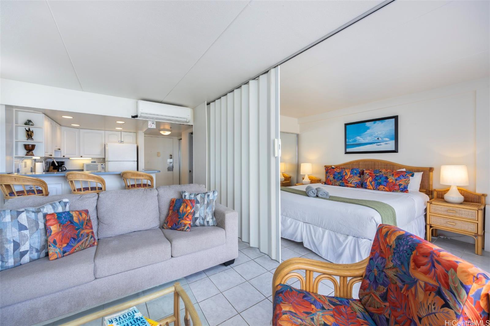 Ilikai Apt Bldg condo # 629, Honolulu, Hawaii - photo 6 of 20