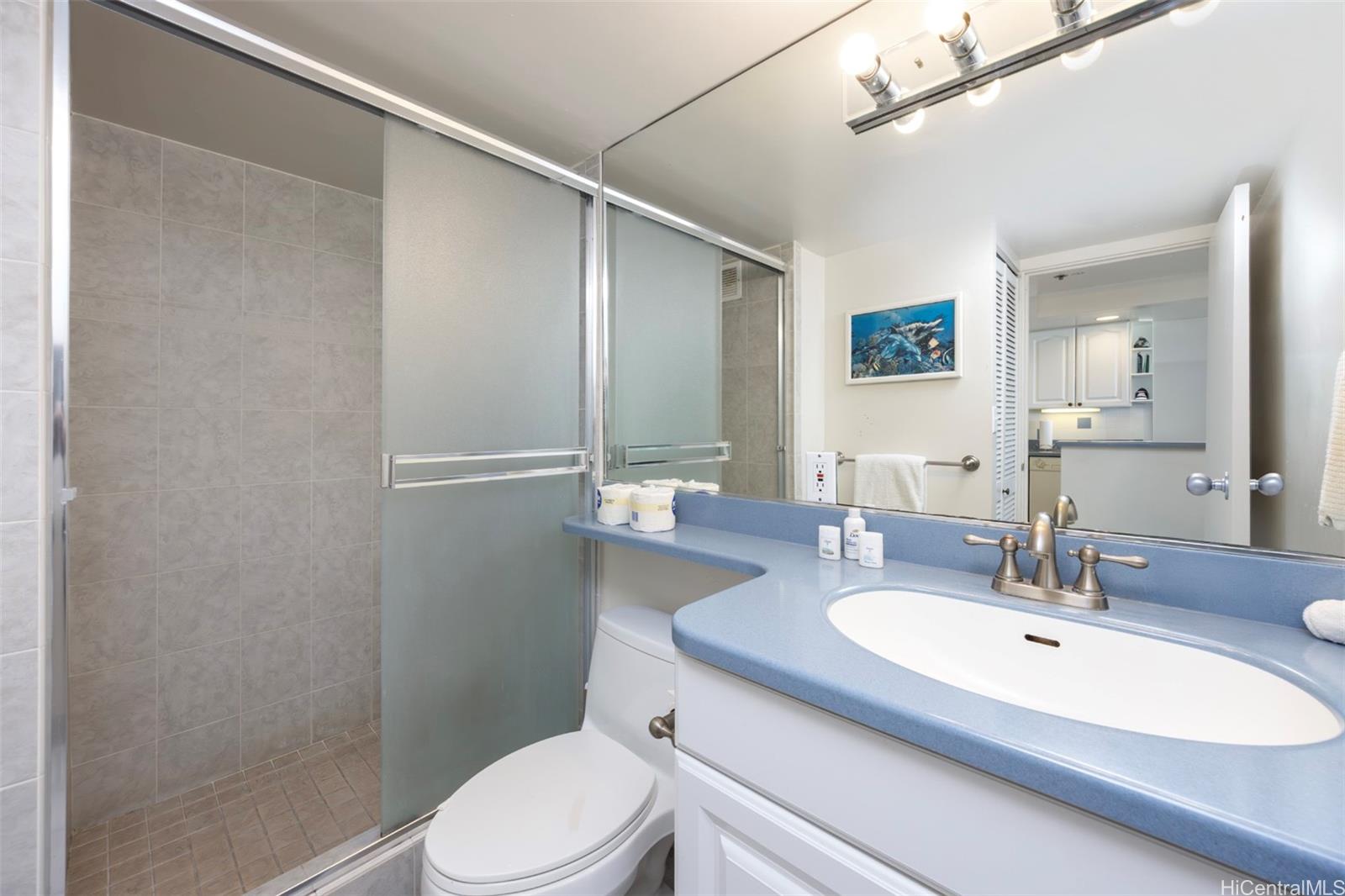 Ilikai Apt Bldg condo # 629, Honolulu, Hawaii - photo 9 of 20