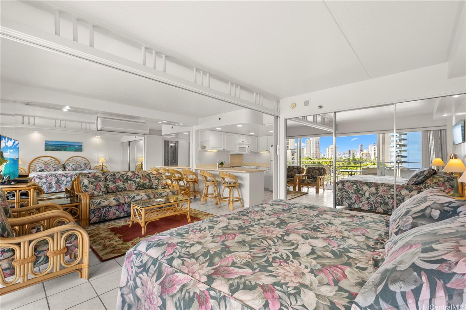 Ilikai Apt Bldg condo # 707, Honolulu, Hawaii - photo 9 of 21