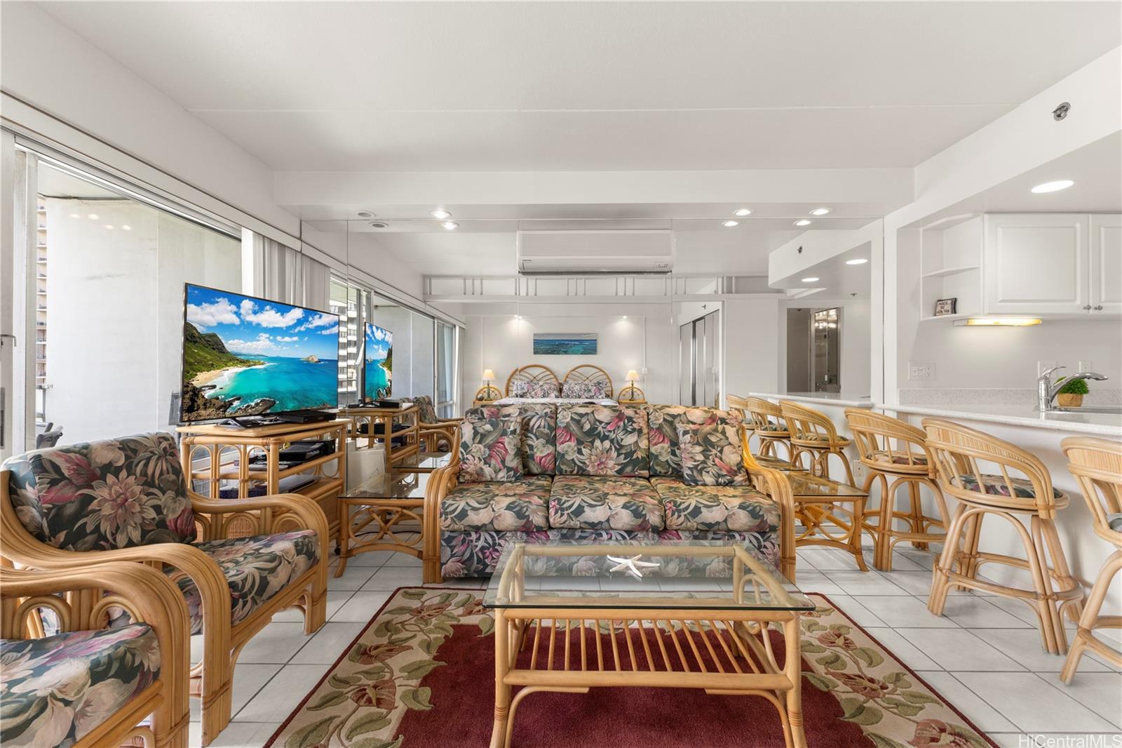 Ilikai Apt Bldg condo # 707, Honolulu, Hawaii - photo 10 of 21