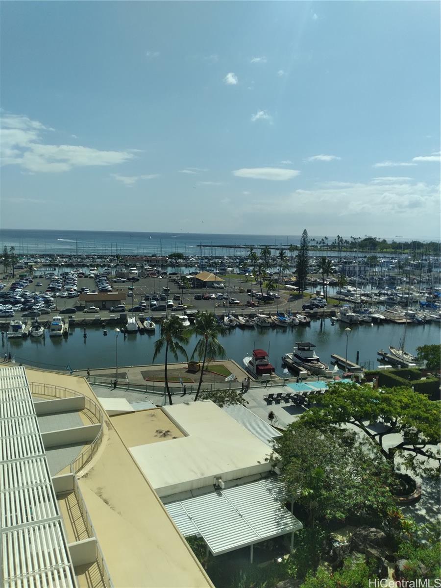 Ilikai Apt Bldg condo # 727, Honolulu, Hawaii - photo 4 of 15