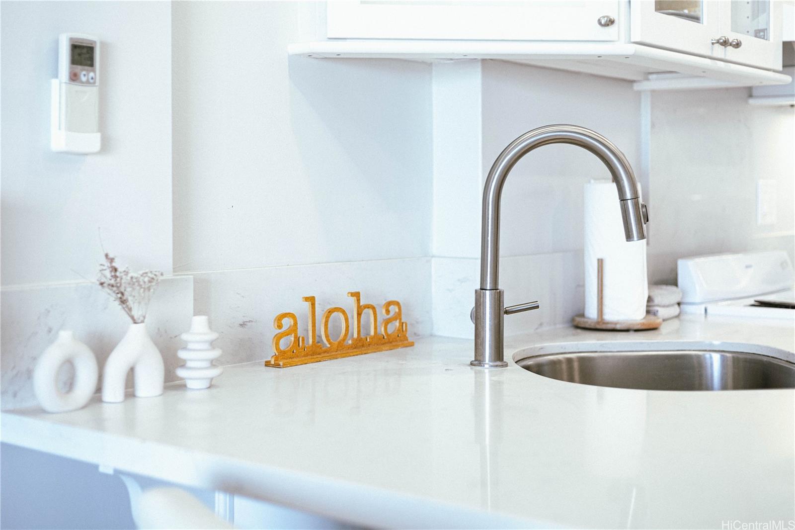 Ilikai Apt Bldg condo # 733, Honolulu, Hawaii - photo 5 of 24