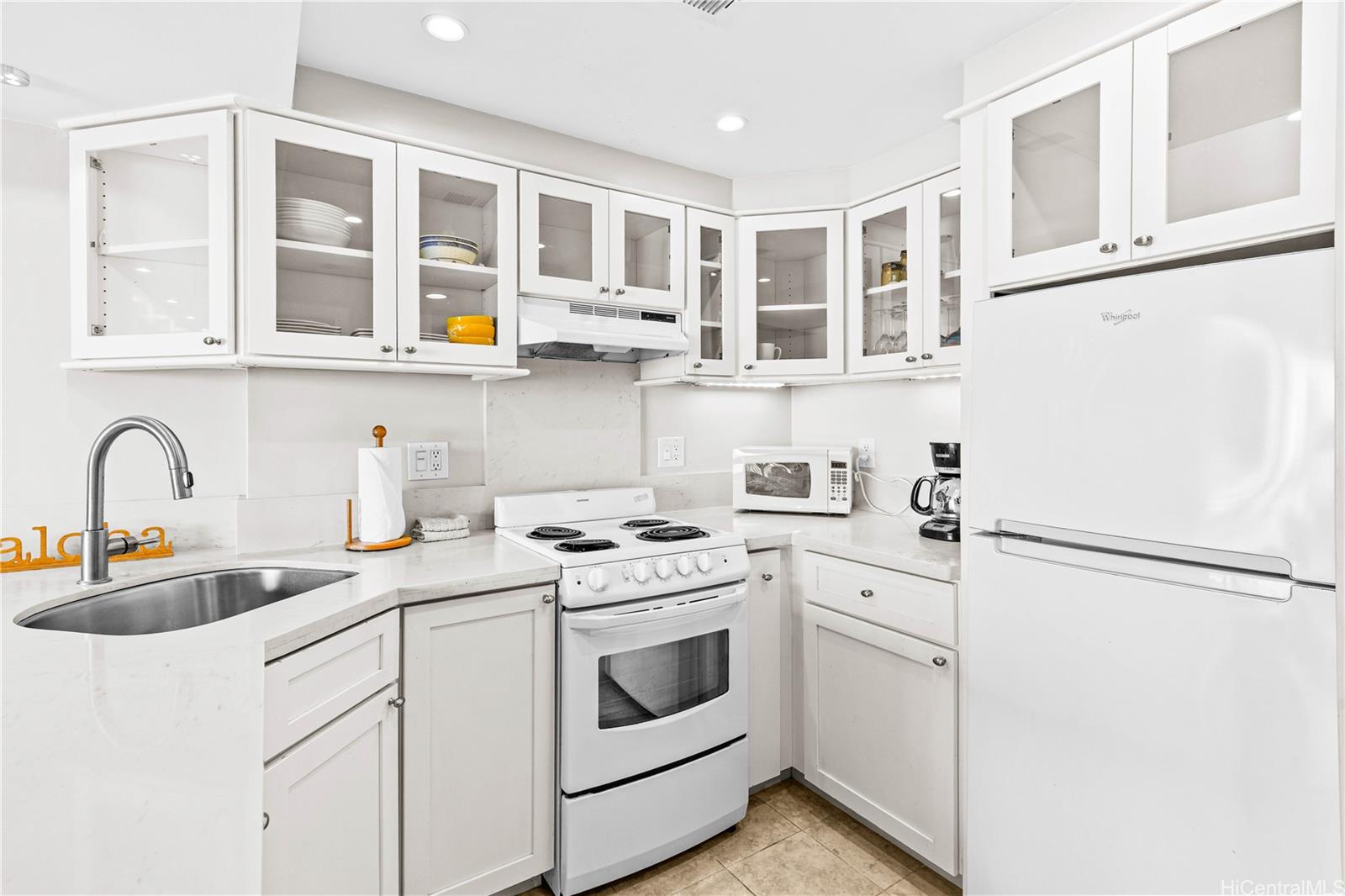 Ilikai Apt Bldg condo # 733, Honolulu, Hawaii - photo 6 of 24