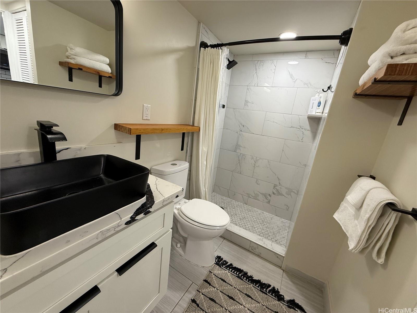 Ilikai Apt Bldg condo # 834, Honolulu, Hawaii - photo 11 of 25