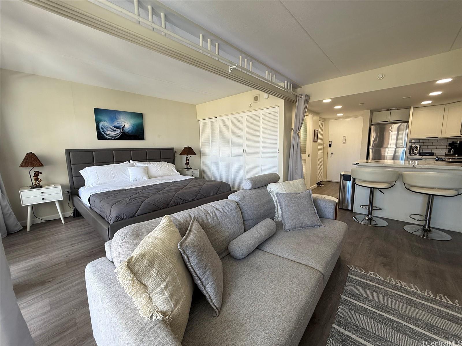 Ilikai Apt Bldg condo # 834, Honolulu, Hawaii - photo 16 of 25