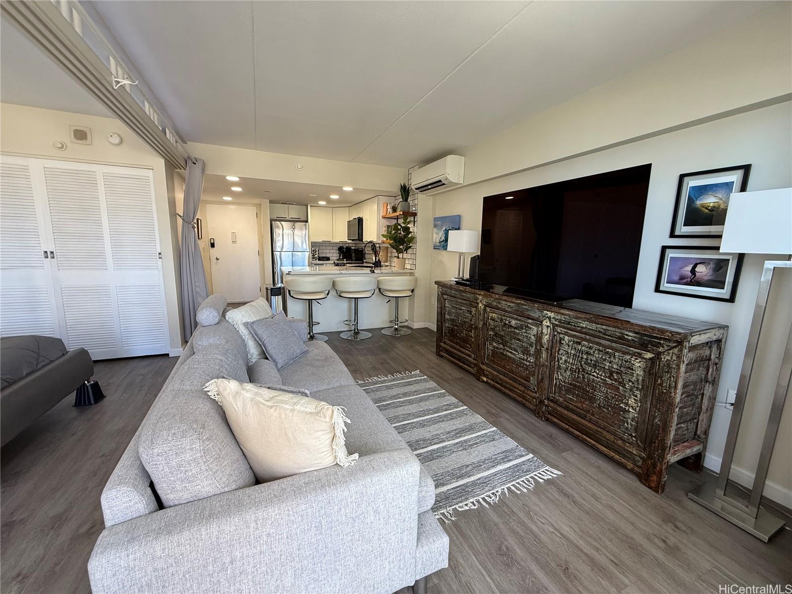 Ilikai Apt Bldg condo # 834, Honolulu, Hawaii - photo 17 of 25