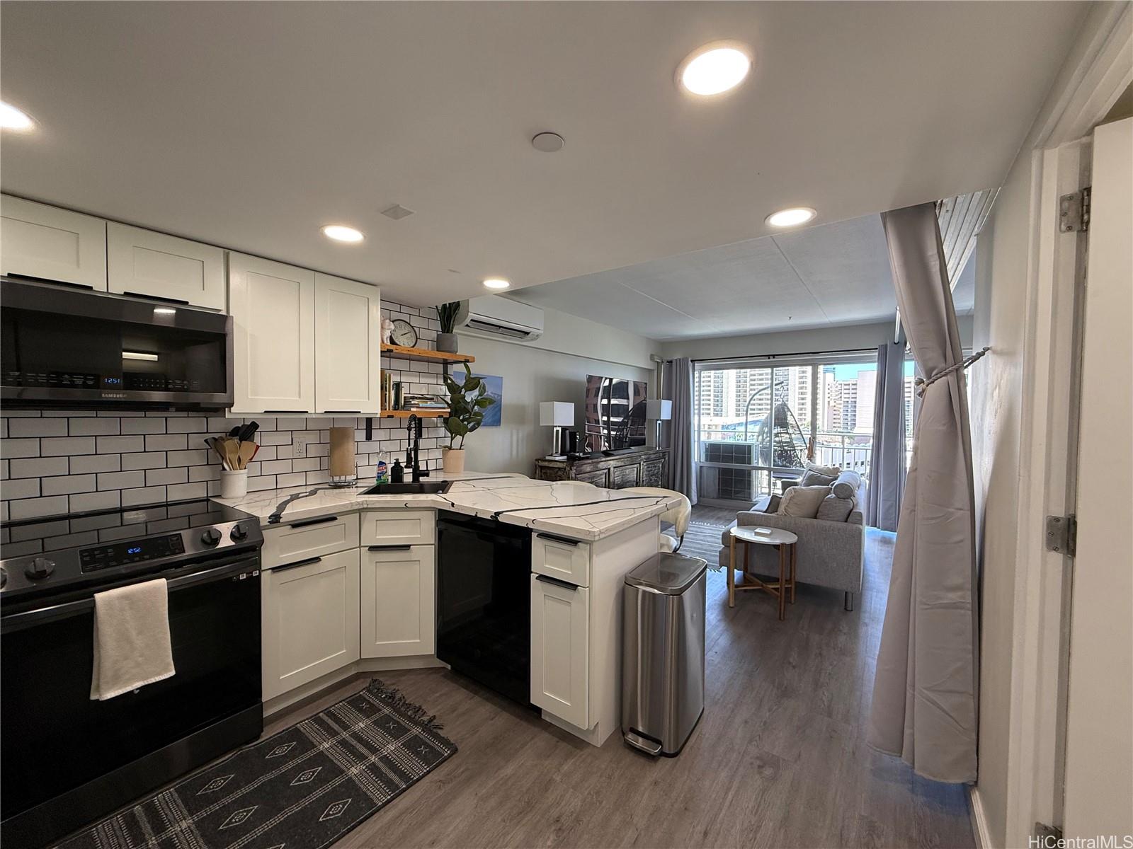 Ilikai Apt Bldg condo # 834, Honolulu, Hawaii - photo 18 of 25