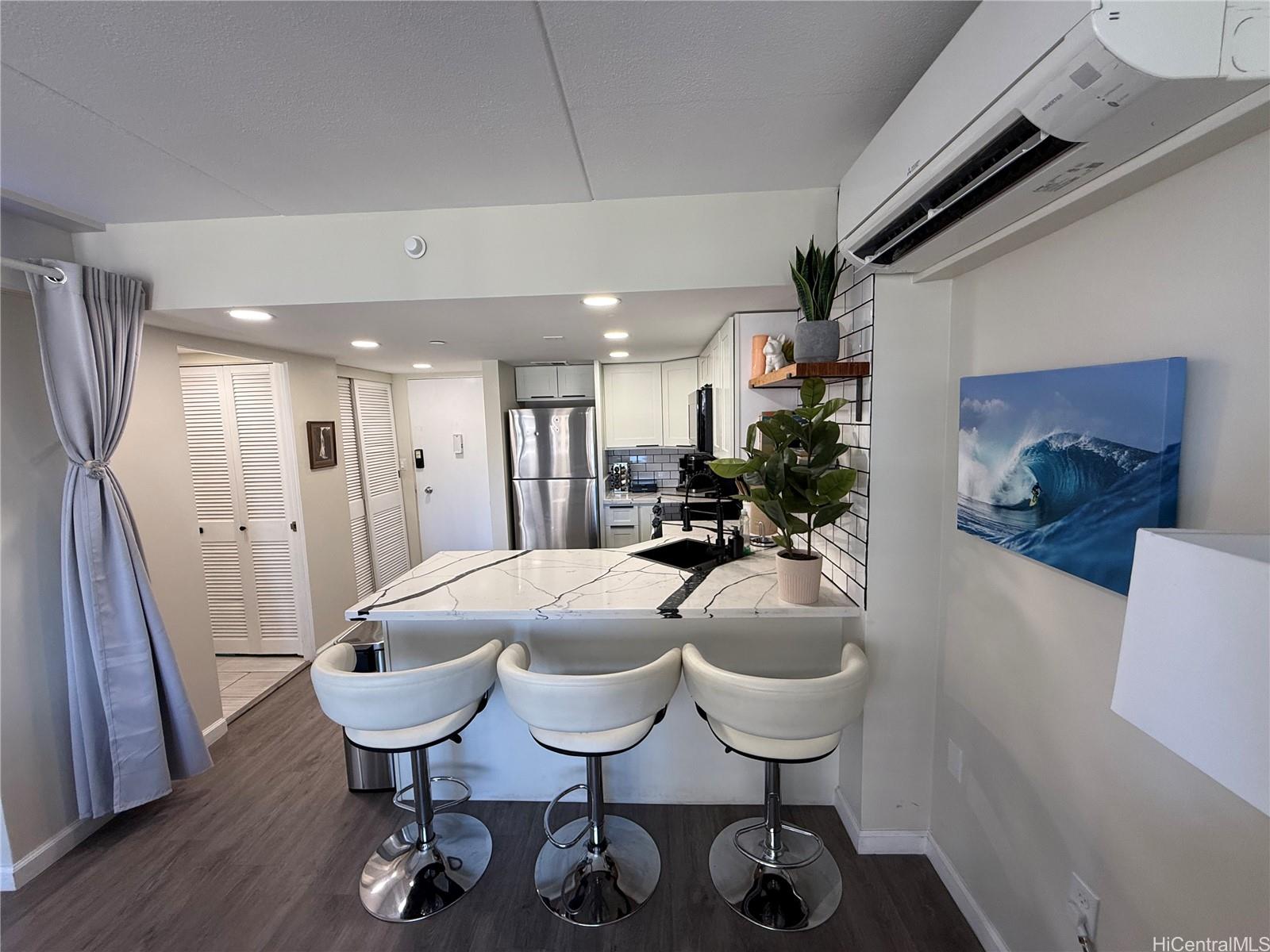 Ilikai Apt Bldg condo # 834, Honolulu, Hawaii - photo 20 of 25